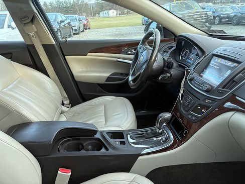 Used 2017 Buick Regal image 5