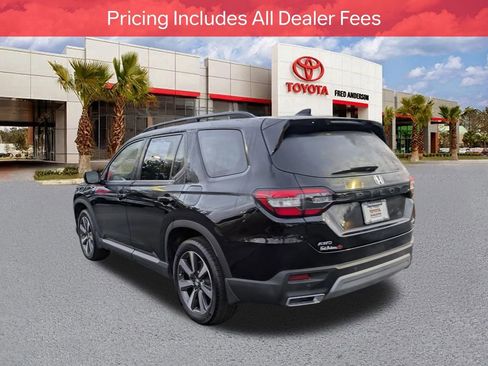 Used 2025 Honda Pilot Touring image 6