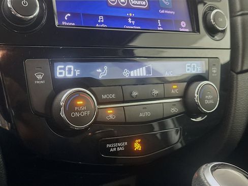 Used 2018 Nissan Rogue SV FWD image 22