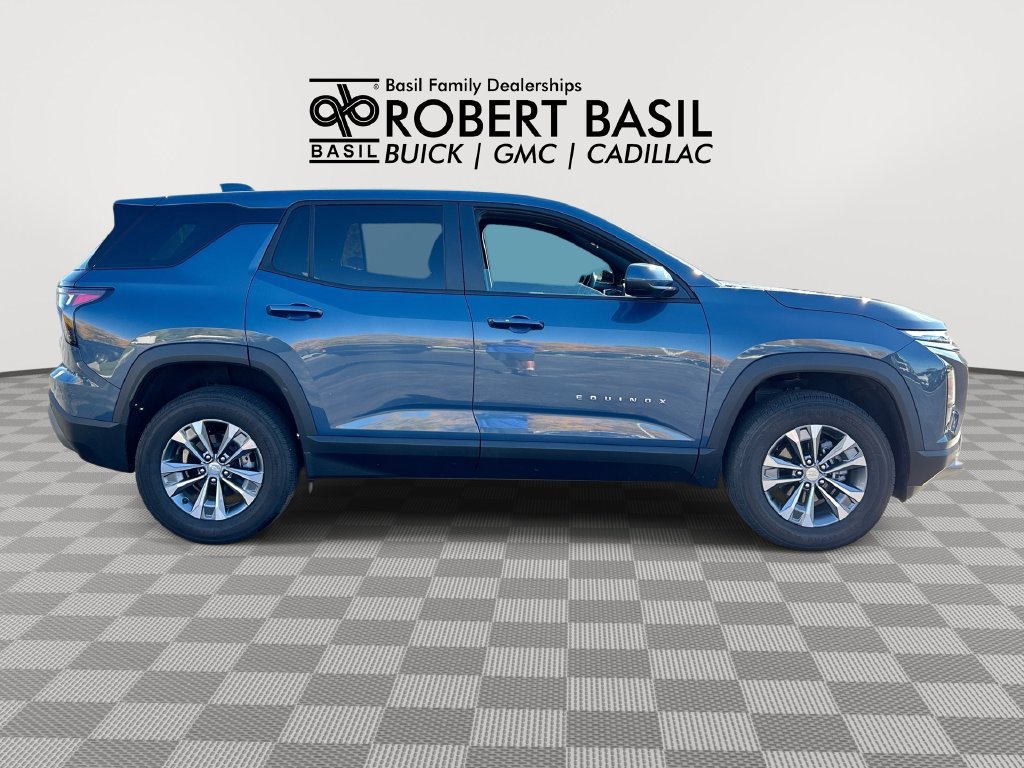 Used 2026 Chevrolet Equinox LT FWD image 9