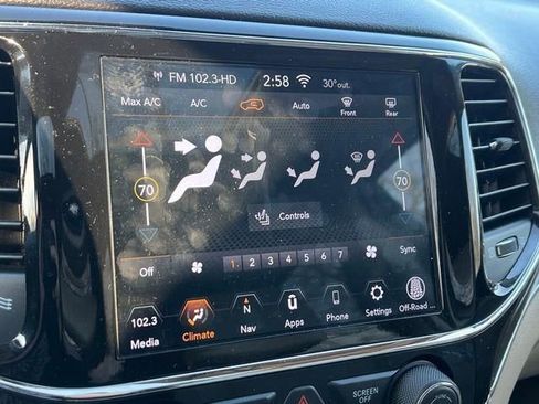 Used 2020 Jeep Grand Cherokee Limited image 32