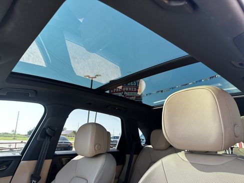 Used 2022 Porsche Cayenne Platinum Edition image 24