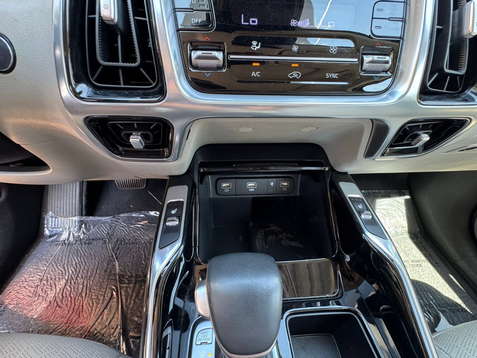 Used 2023 Kia Sorento SX FWD image 27