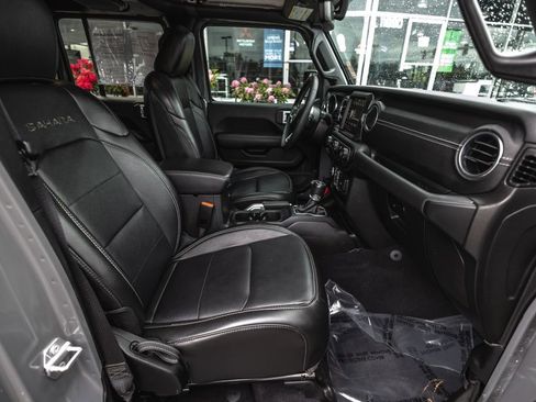 Used 2023 Jeep Wrangler Unlimited Sahara AWD/4WD image 29
