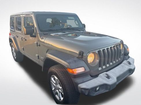 Used 2018 Jeep Wrangler Unlimited Sport S image 2