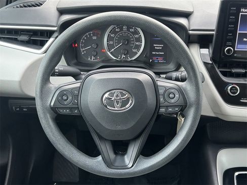 Used 2022 Toyota Corolla LE image 34
