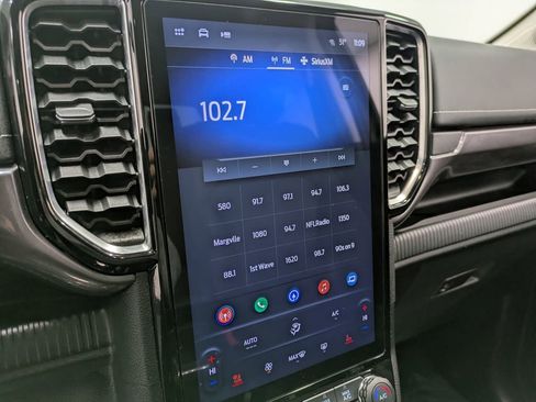 Used 2025 Ford Ranger Lariat w/ Trailer Tow Package image 11