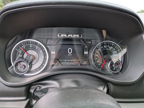 Used 2024 RAM 1500 Laramie AWD/4WD image 27