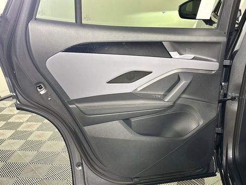 New 2025 Volkswagen Tiguan SE R-Line image 19