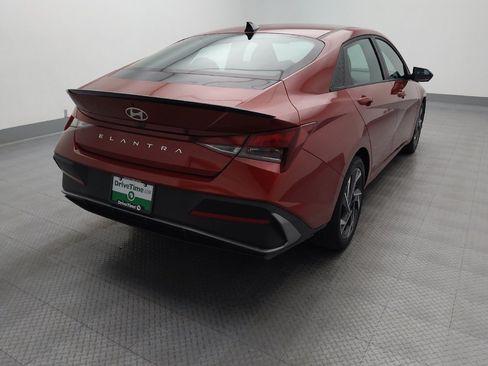 Used 2025 Hyundai Elantra Sport FWD image 7