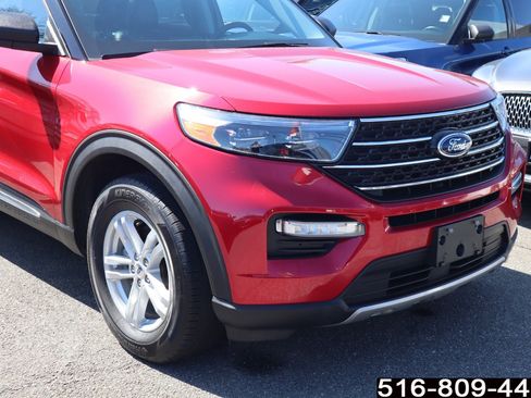 Used 2022 Ford Explorer XLT w/ Equipment Group 202A image 2