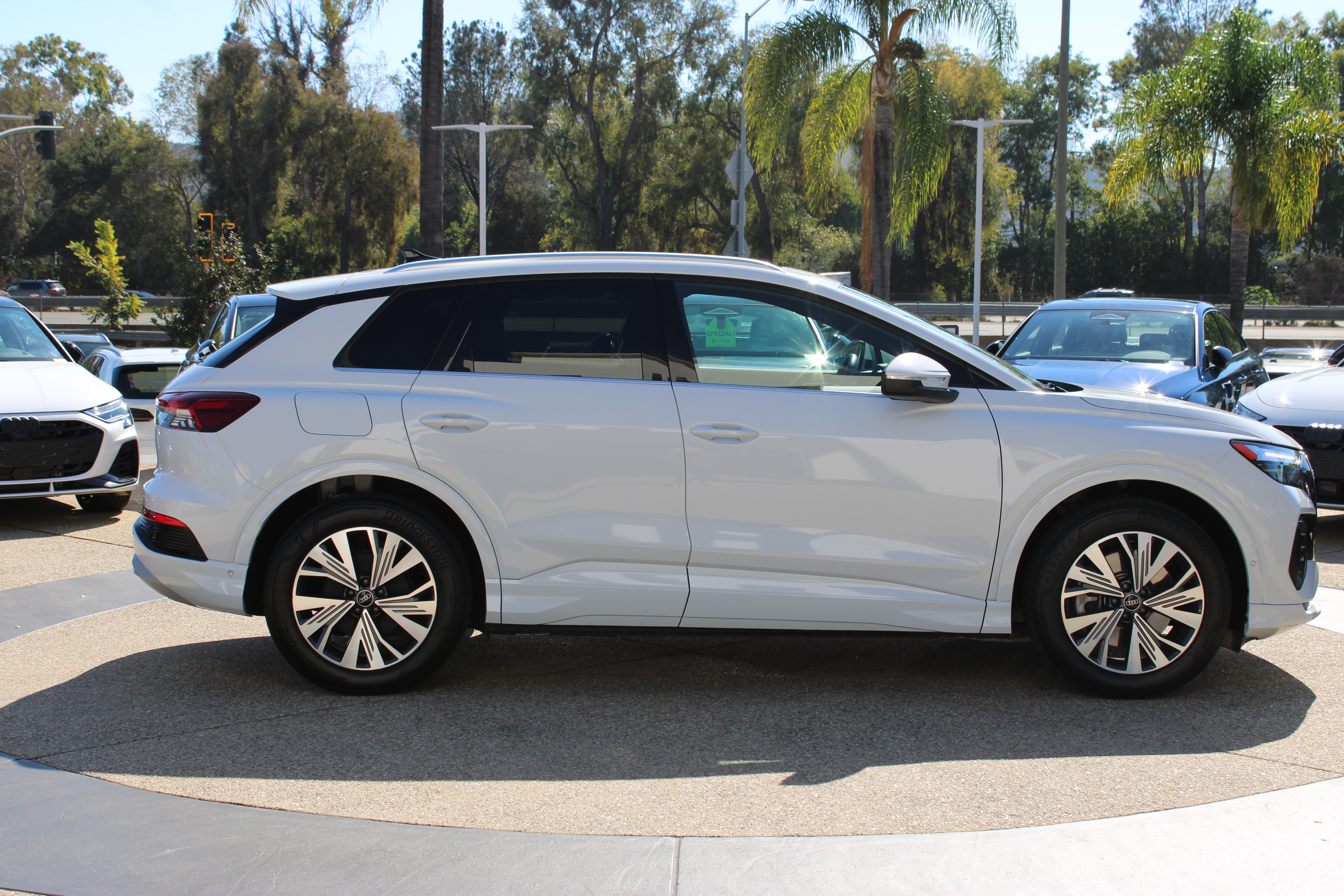 Used 2023 Audi Q4 e-tron Premium Plus RWD image 6