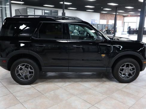 Used 2023 Ford Bronco Sport Badlands image 6