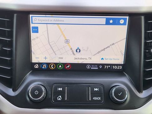 Used 2023 GMC Acadia SLT w/ Preferred Package image 18