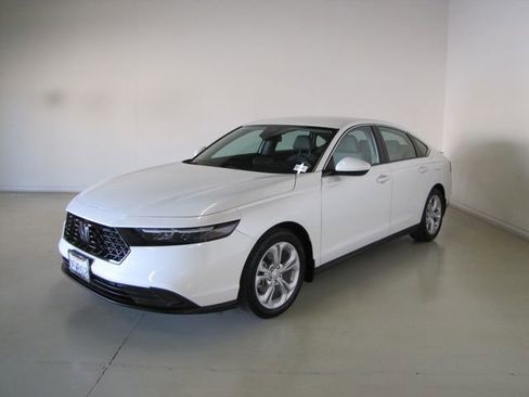 Certified 2023 Honda Accord LX image 1