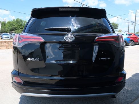 Used 2017 Toyota RAV4 Limited image 10