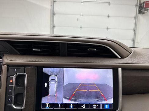 Used 2021 GMC Yukon XL Denali w/ Denali Premium Package image 39