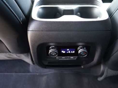 Used 2025 Buick Enclave Preferred FWD image 21