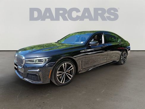 Used 2020 BMW 750i xDrive w/ M Sport Package AWD/4WD image 3