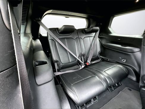 Certified 2024 Jeep Grand Cherokee L Limited w/ Luxury Tech Group II image 26