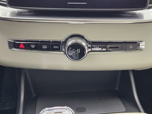 New 2026 Volvo XC90 B6 Ultra image 21