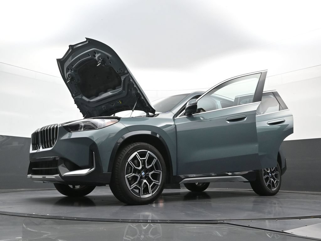Used 2026 BMW X1 xDrive28i w/ Technology Package AWD/4WD image 39