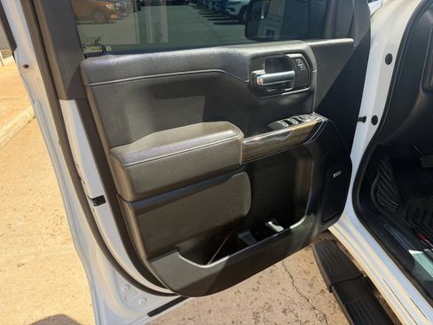 Used 2022 Chevrolet Silverado 1500 LT Trail Boss w/ Convenience Package II AWD/4WD image 11