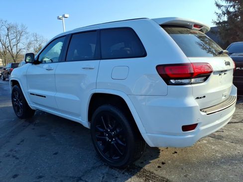 Used 2022 Jeep Grand Cherokee Laredo X image 5