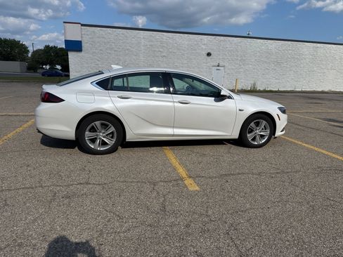 Used 2019 Buick Regal Preferred w/ Sights and Sounds Package FWD image 17