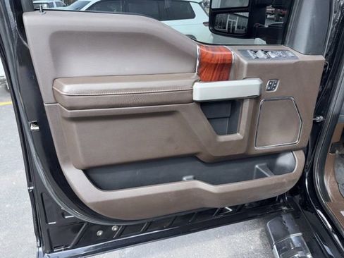 Used 2022 Ford F250 King Ranch w/ Chrome Package image 27