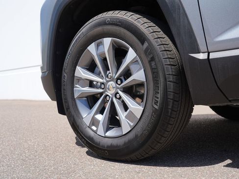 Used 2025 Chevrolet Equinox LT AWD/4WD image 32