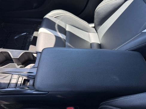 Used 2025 Toyota Camry SE FWD image 14