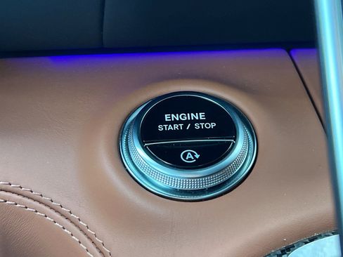 Used 2022 Mercedes-Benz SL 55 AMG 4MATIC image 25