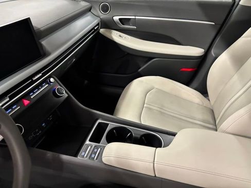 Used 2025 Hyundai Sonata SEL FWD image 18