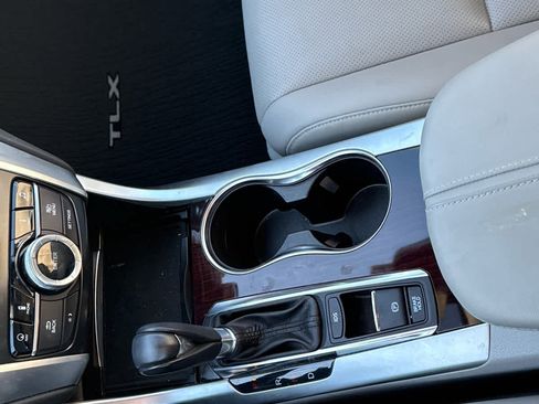 Used 2015 Acura TLX w/ Technology Package image 29