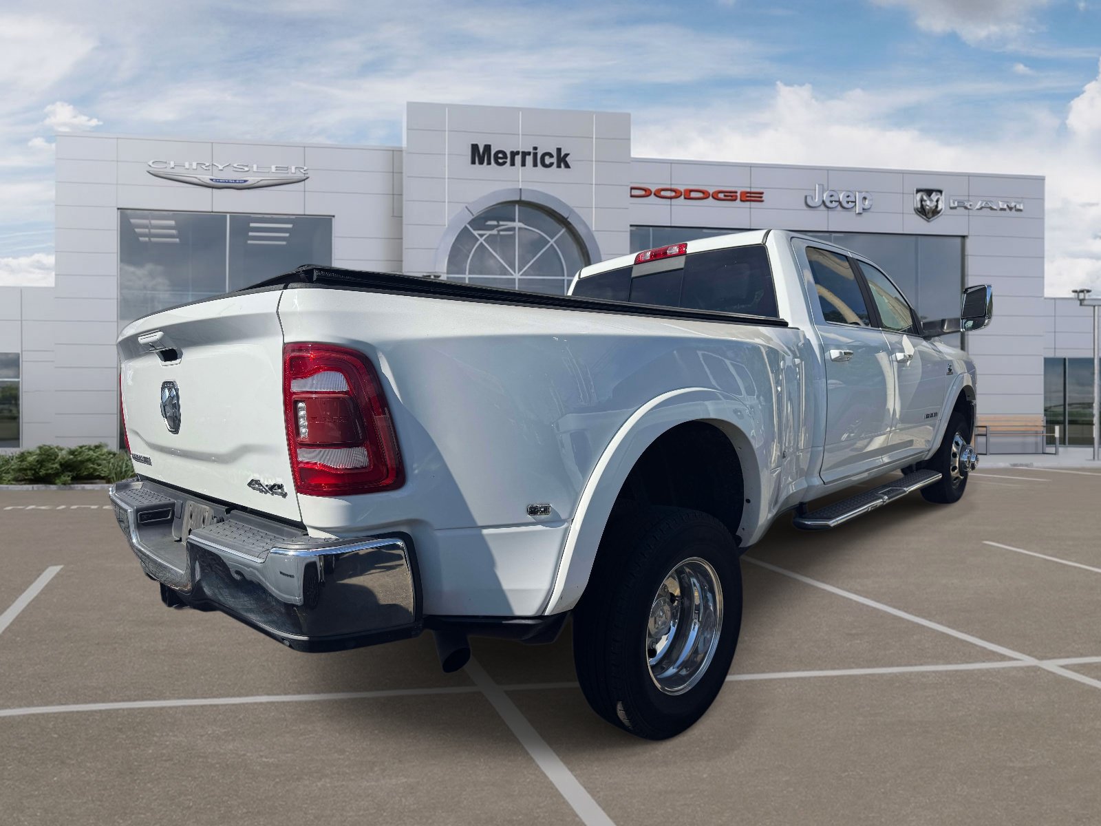 Used 2022 RAM 3500 Laramie w/ Chrome Appearance Group AWD/4WD image 6