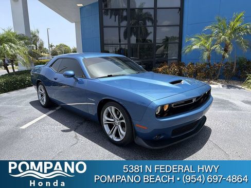 Used 2022 Dodge Challenger R/T RWD image 2