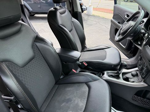 Used 2019 Jeep Compass Latitude AWD/4WD image 21