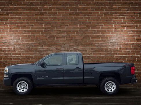Used 2018 Chevrolet Silverado 1500 W/T image 2