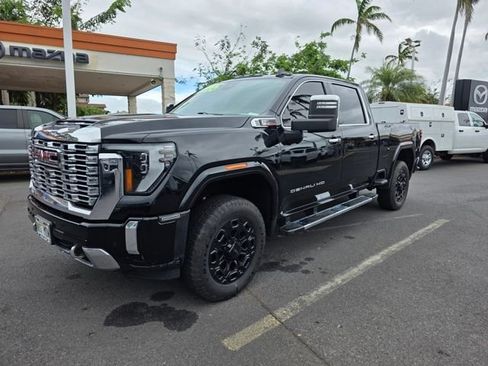 Used 2024 GMC Sierra 2500 Denali w/ Technology Package AWD/4WD image 3