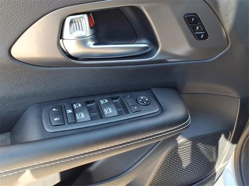 New 2026 Chrysler Pacifica Select image 19