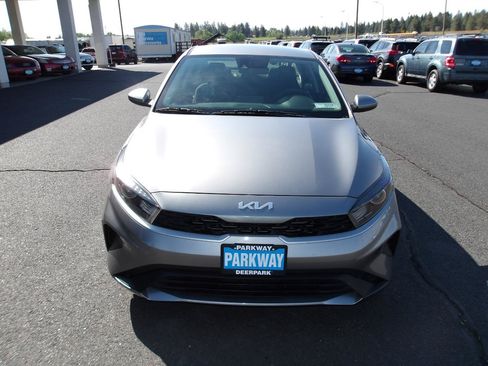 Used 2022 Kia Forte LXS FWD image 8