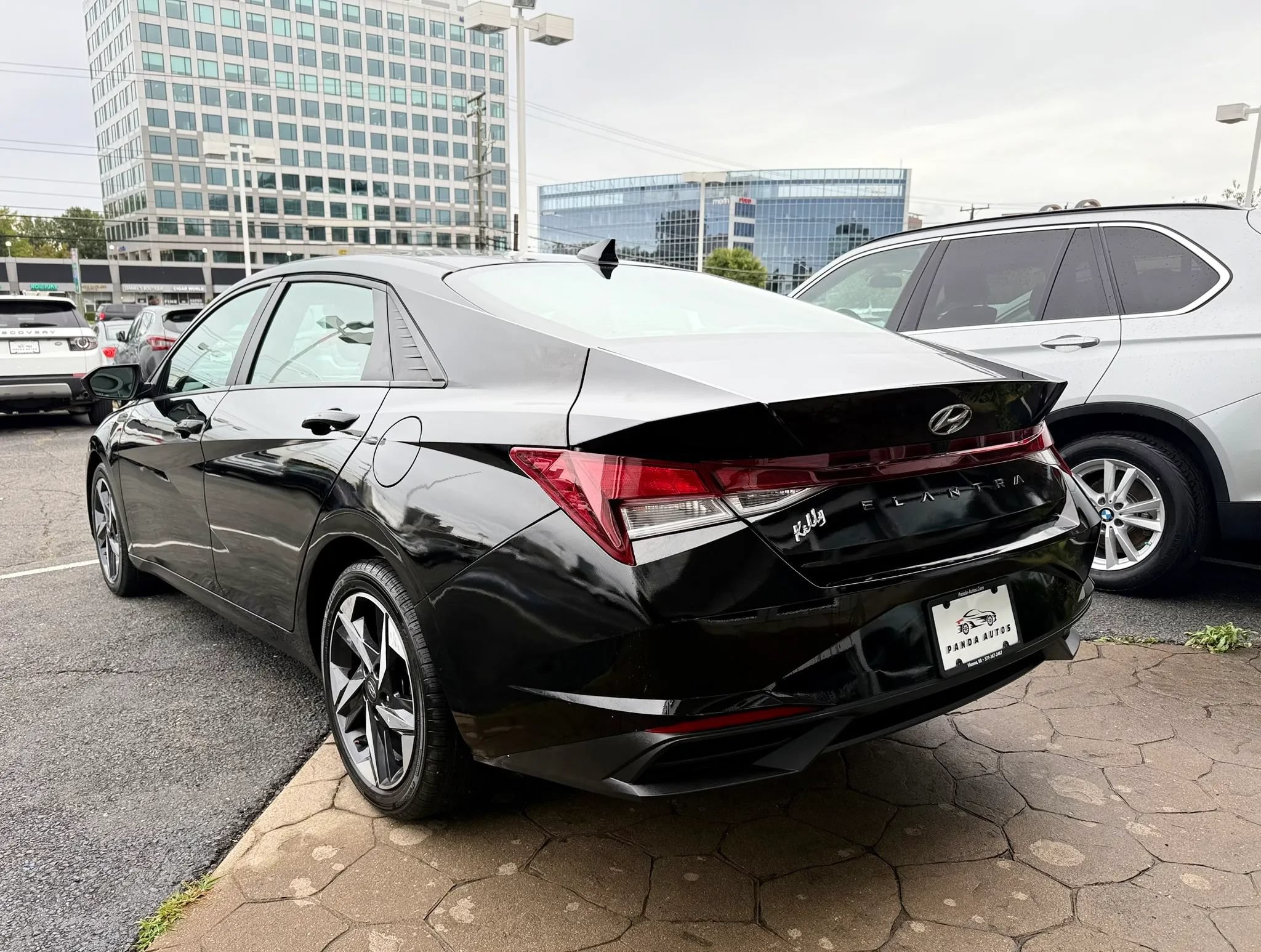 Used 2023 Hyundai Elantra SEL w/ Convenience Package FWD image 5
