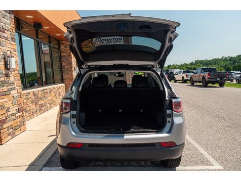 Used 2019 Jeep Compass Latitude w/ Cold Weather Group AWD/4WD image 30