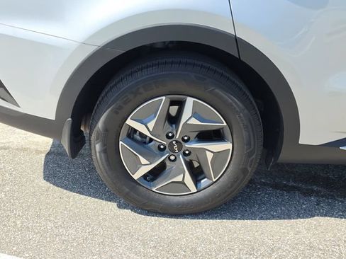 Certified 2023 Kia Sorento EX w/ Panoramic Sunroof Package FWD image 5