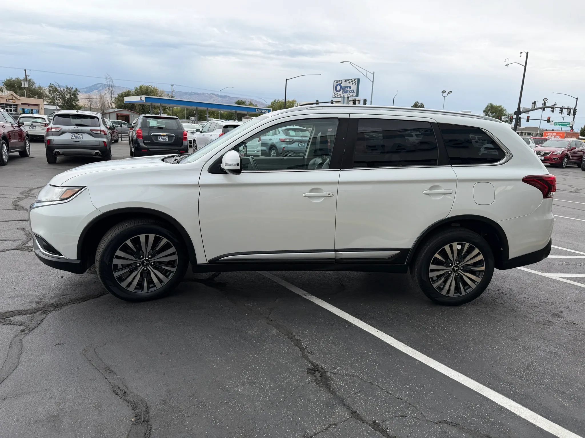 Used 2020 Mitsubishi Outlander SEL AWD/4WD image 5
