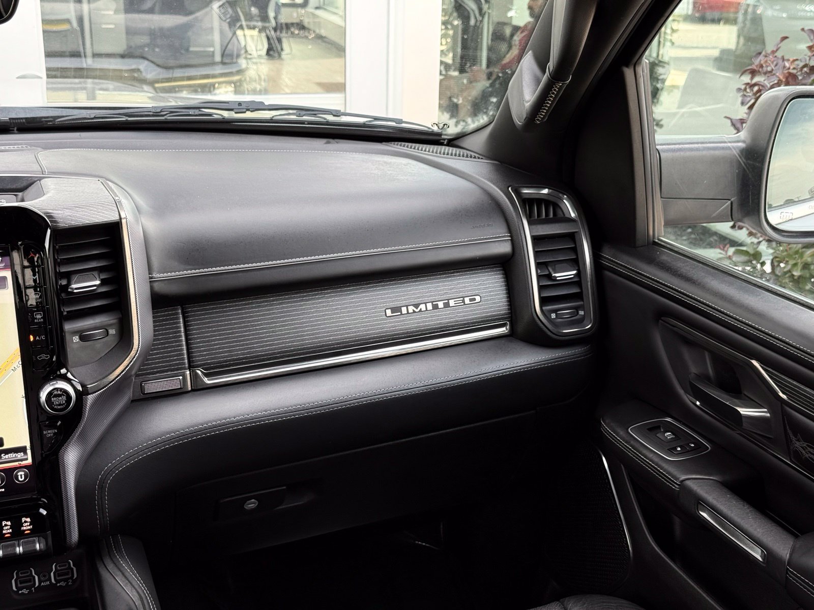 Used 2021 RAM 1500 Limited w/ Body Color Bumper Group AWD/4WD image 38