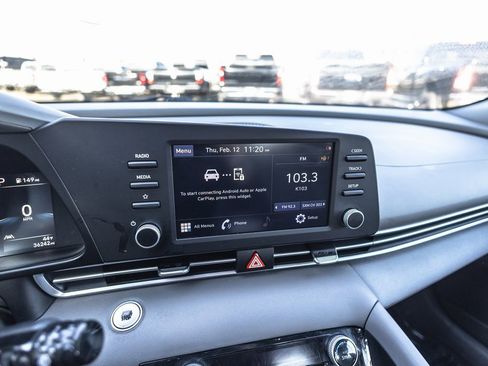 Used 2021 Hyundai Elantra SEL image 18