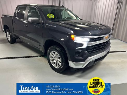 Used 2022 Chevrolet Silverado 1500 LT w/ Convenience Package II AWD/4WD image 1