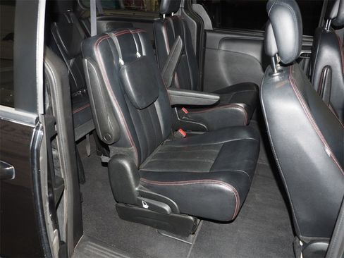 Used 2017 Dodge Grand Caravan GT image 11